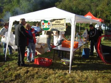 Podhorské dni ovocia a medu 1. október 2011 Podhorské dni ovocia a medu 1. október 2011