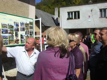 Podhorské dni ovocia a medu 1. október 2011 Podhorské dni ovocia a medu 1. október 2011