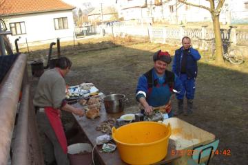 Podlužanská zabíjačka a fašiangová zábava 5.3.2011 Podlužanská zabíjačka a fašiangová zábava 5.3.2011