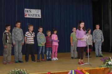 Deň matiek 8. 5. 2011 Deň matiek 8. 5. 2011