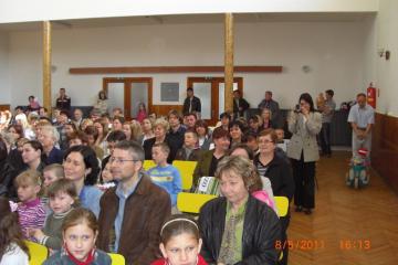 Deň matiek 8. 5. 2011 Deň matiek 8. 5. 2011