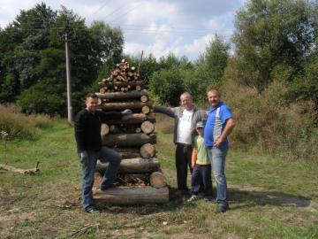 Príprava vatry k 69.výročiu SNP - 29.08.2013 Príprava vatry k 69.výročiu SNP - 29.08.2013