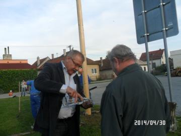 Stavanie mája Stavanie mája
