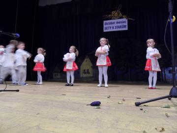október - mesiac úcty k starším 24. 10. 2015 október - mesiac úcty k starším 24. 10. 2015