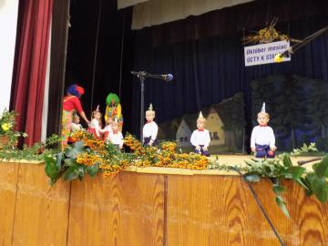 október - mesiac úcty k starším 24. 10. 2015 október - mesiac úcty k starším 24. 10. 2015